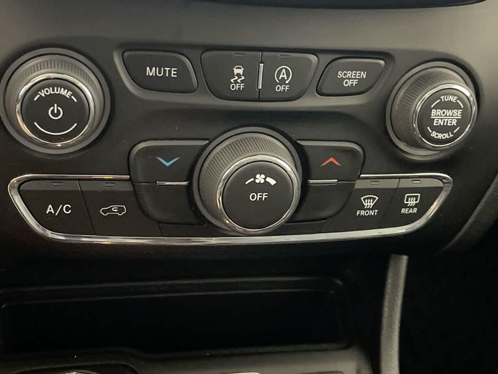 used 2022 Jeep Cherokee car, priced at $24,524