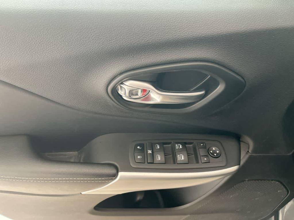 used 2022 Jeep Cherokee car, priced at $24,524