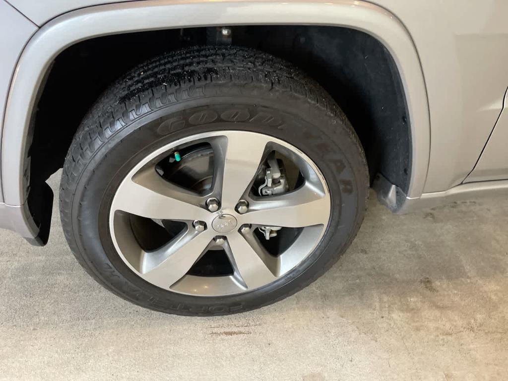 used 2015 Jeep Grand Cherokee car, priced at $16,335