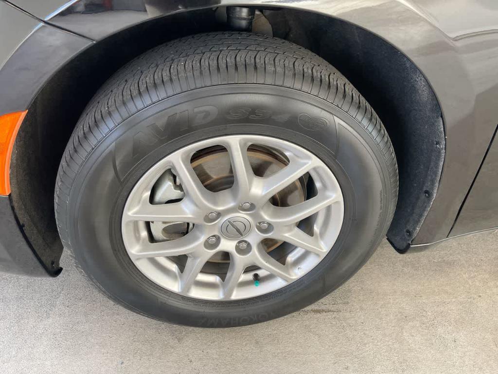 used 2025 Chrysler Pacifica car, priced at $27,895