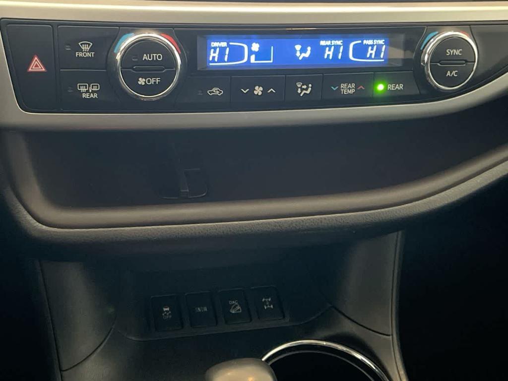 used 2015 Toyota Highlander car, priced at $20,230