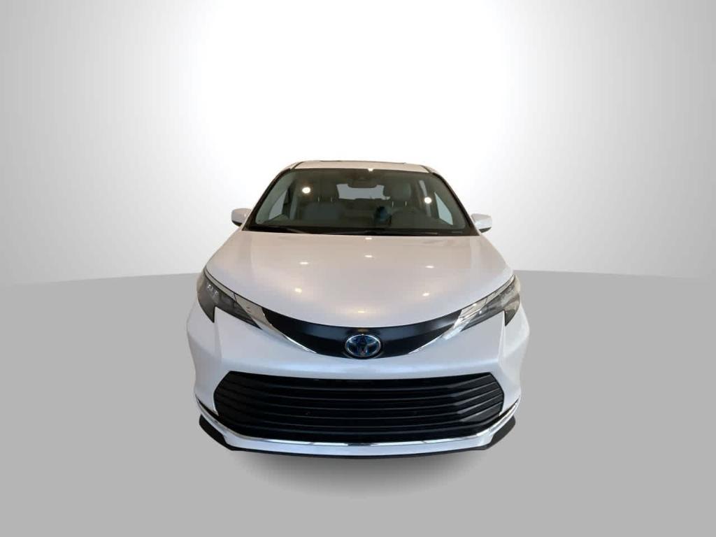 used 2024 Toyota Sienna car, priced at $33,854