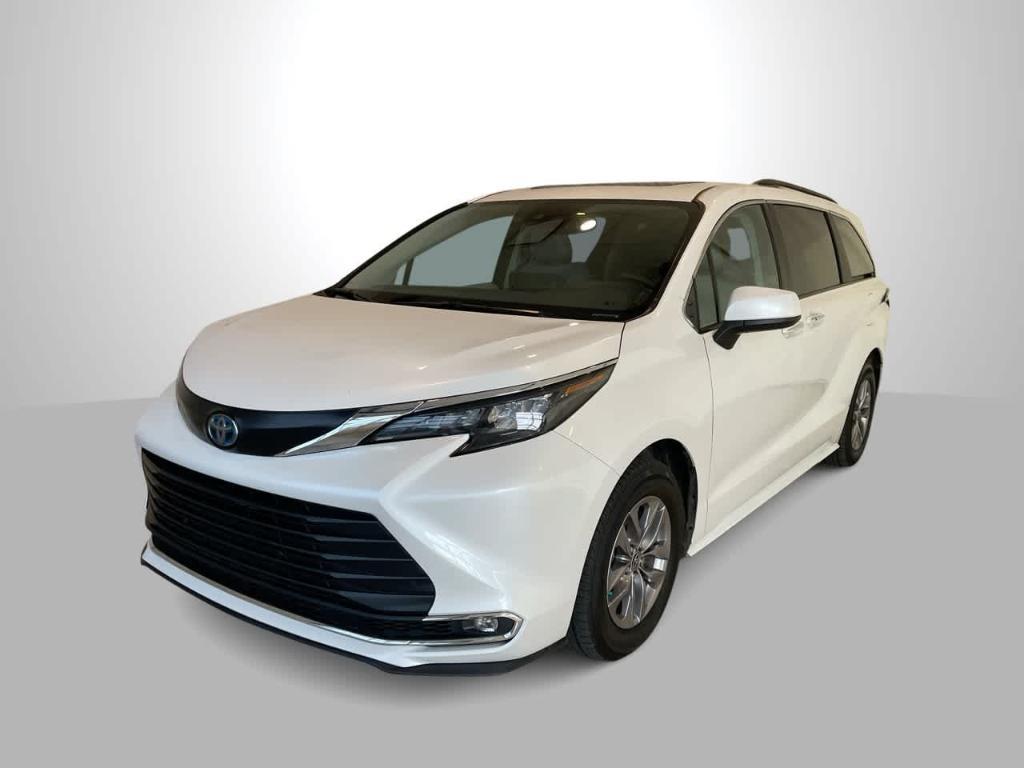 used 2024 Toyota Sienna car, priced at $34,472
