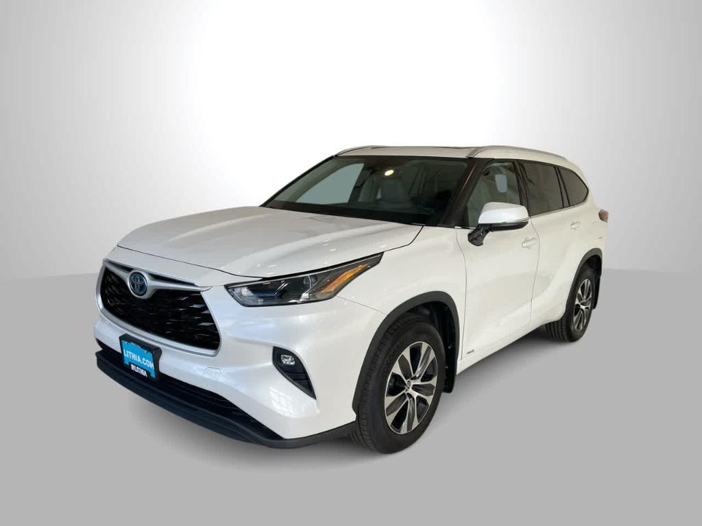 used 2022 Toyota Highlander Hybrid car, priced at $35,995
