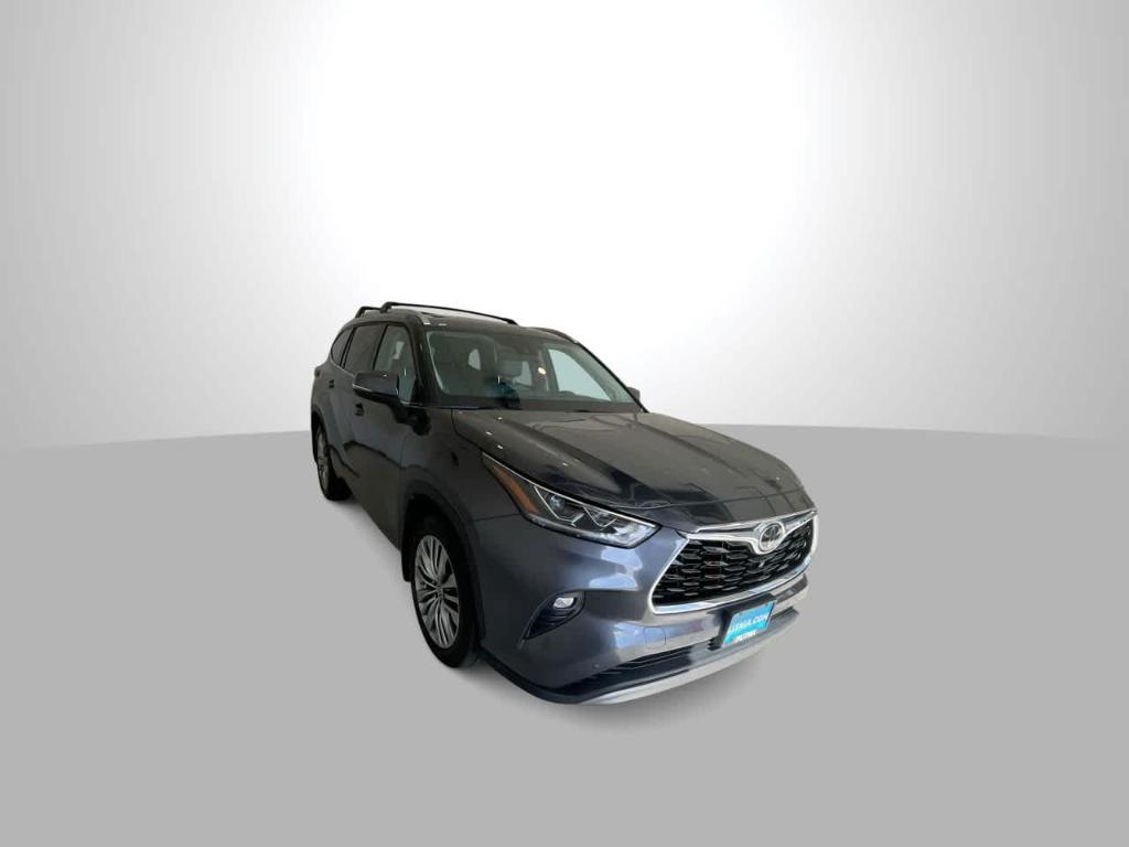used 2021 Toyota Highlander car, priced at $36,840