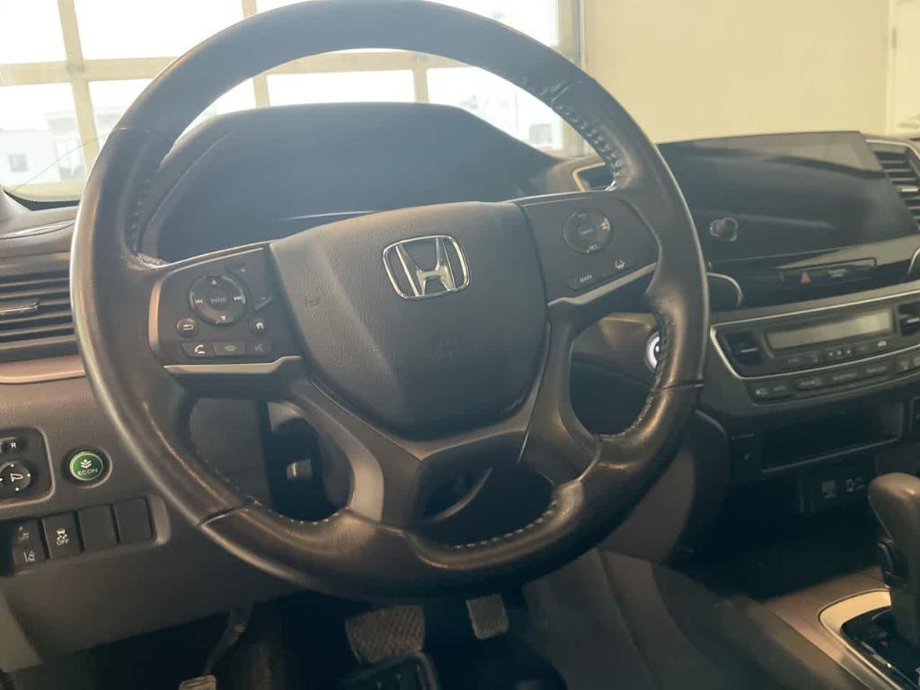 used 2020 Honda Pilot car, priced at $23,837