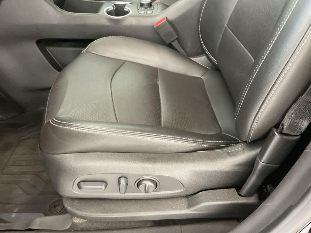used 2022 GMC Terrain car, priced at $25,876