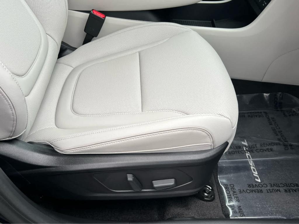 new 2026 Hyundai TUCSON Hybrid car, priced at $39,280