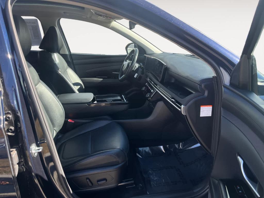 used 2025 Hyundai TUCSON Hybrid car, priced at $33,992
