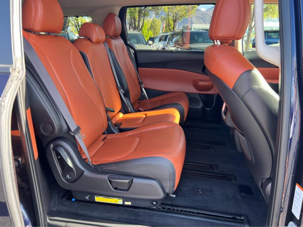 used 2025 Kia Carnival Hybrid car, priced at $44,320