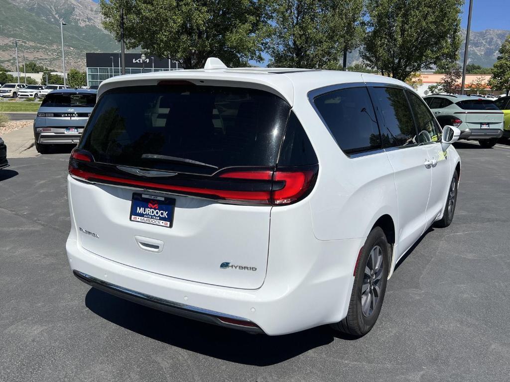 used 2022 Chrysler Pacifica Hybrid car, priced at $22,465
