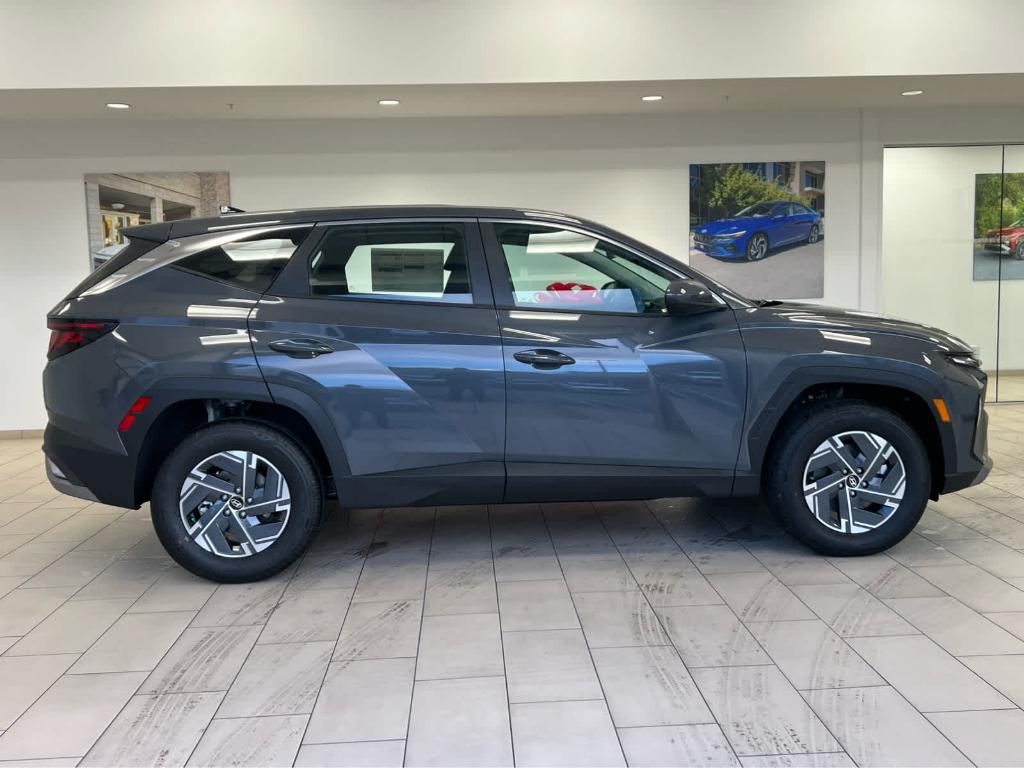 new 2026 Hyundai TUCSON Hybrid car, priced at $31,958