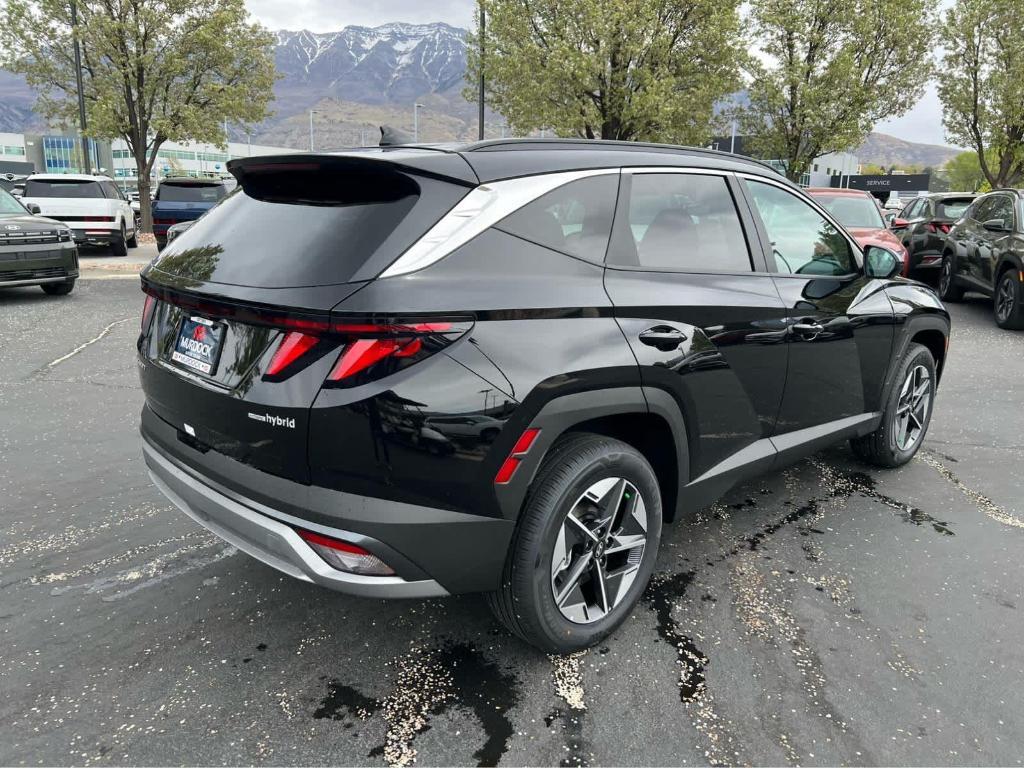 new 2026 Hyundai TUCSON Hybrid car, priced at $33,558