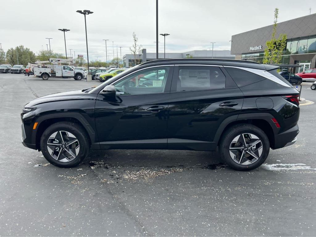 new 2026 Hyundai TUCSON Hybrid car, priced at $33,558