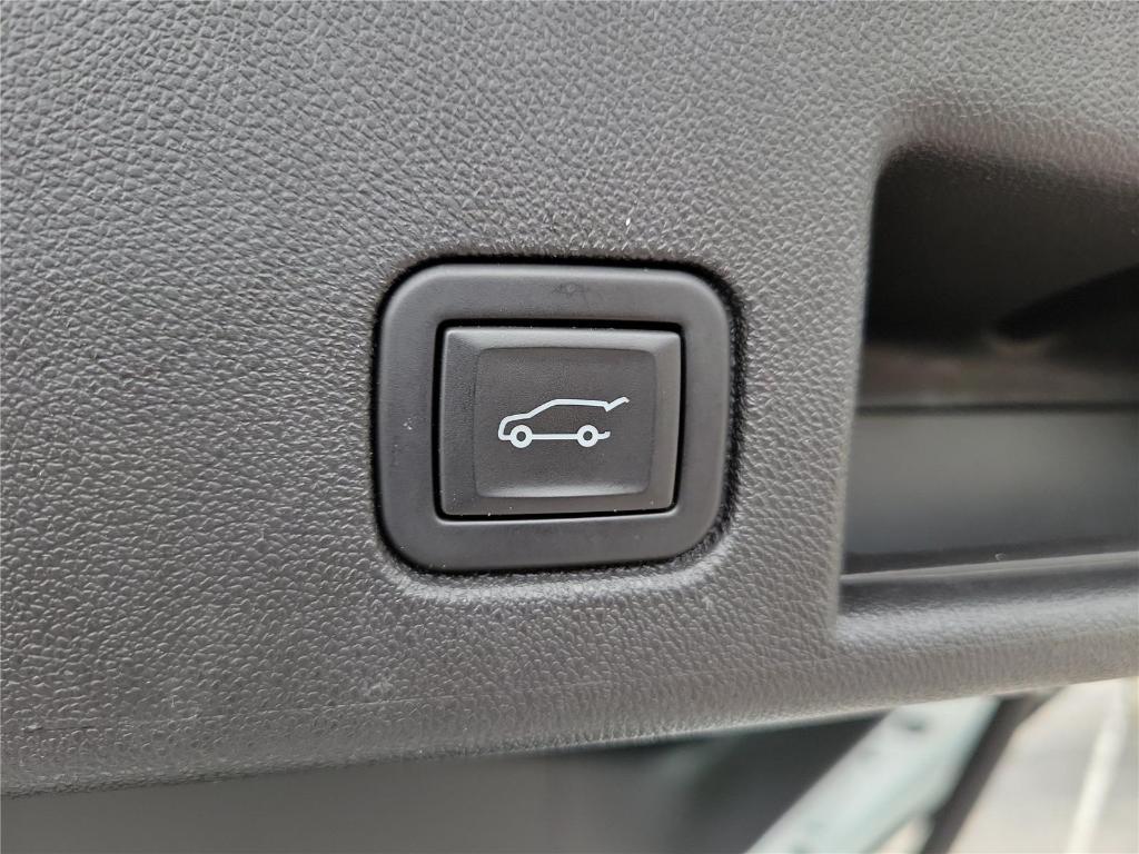 used 2024 Chevrolet Equinox car, priced at $23,992