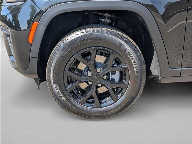 new 2026 Jeep Grand Cherokee car, priced at $39,244