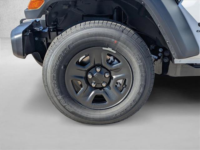 new 2026 Jeep Gladiator car, priced at $41,717