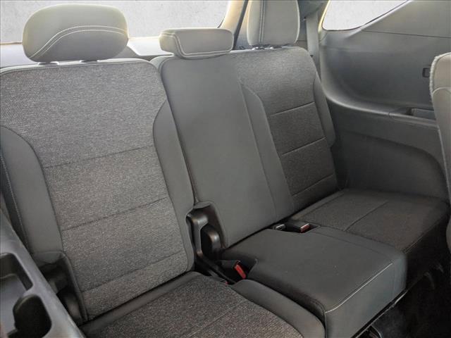 used 2024 Chevrolet Traverse car, priced at $31,588