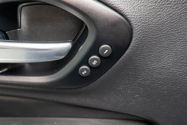used 2023 Jeep Cherokee car, priced at $25,900