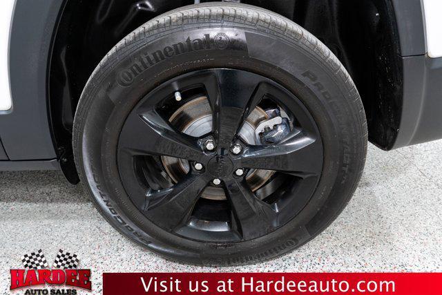 used 2023 Jeep Cherokee car, priced at $25,900