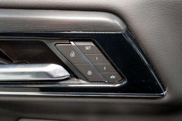 used 2025 GMC Yukon car, priced at $69,900