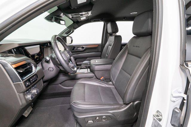 used 2025 GMC Yukon car, priced at $69,900