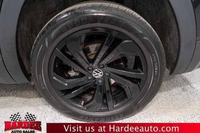 used 2023 Volkswagen Atlas car, priced at $30,900