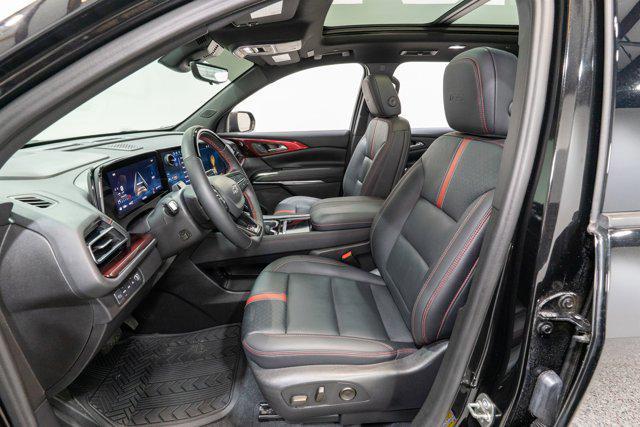 used 2024 Chevrolet Traverse car, priced at $52,900