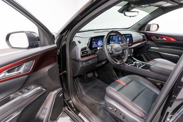 used 2024 Chevrolet Traverse car, priced at $52,900