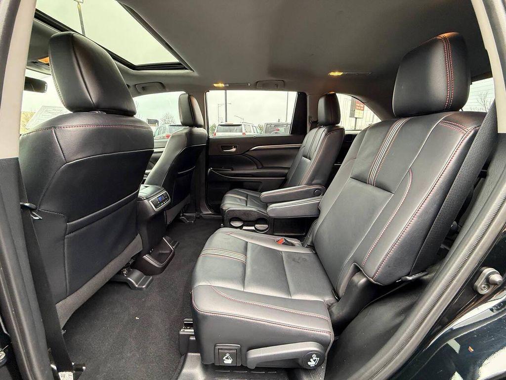 used 2019 Toyota Highlander car, priced at $22,600