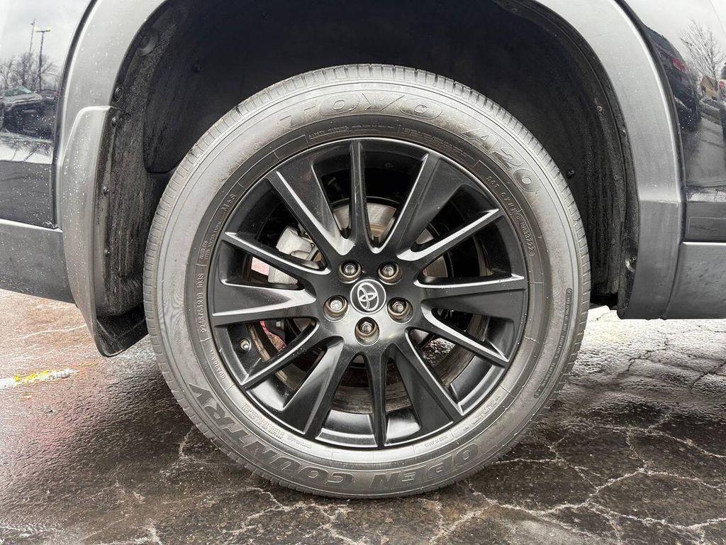 used 2019 Toyota Highlander car, priced at $22,600