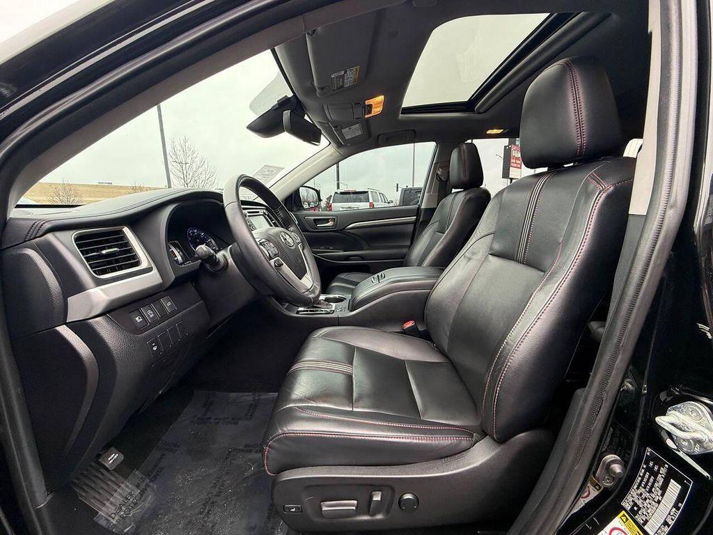 used 2019 Toyota Highlander car, priced at $22,600