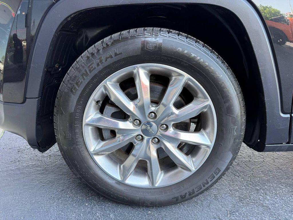 used 2014 Jeep Cherokee car, priced at $13,400