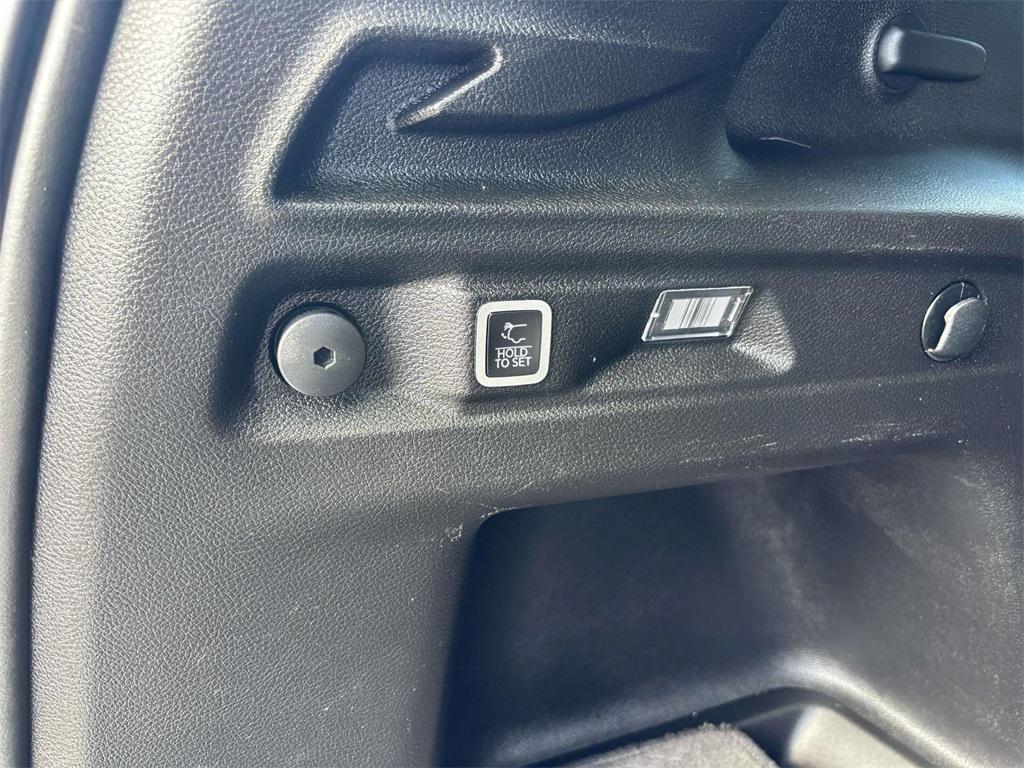 used 2024 Jeep Grand Cherokee L car, priced at $27,500