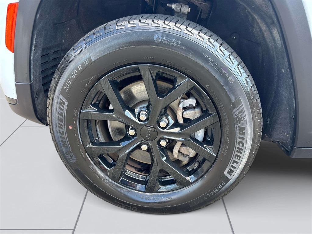 used 2024 Jeep Grand Cherokee L car, priced at $27,500