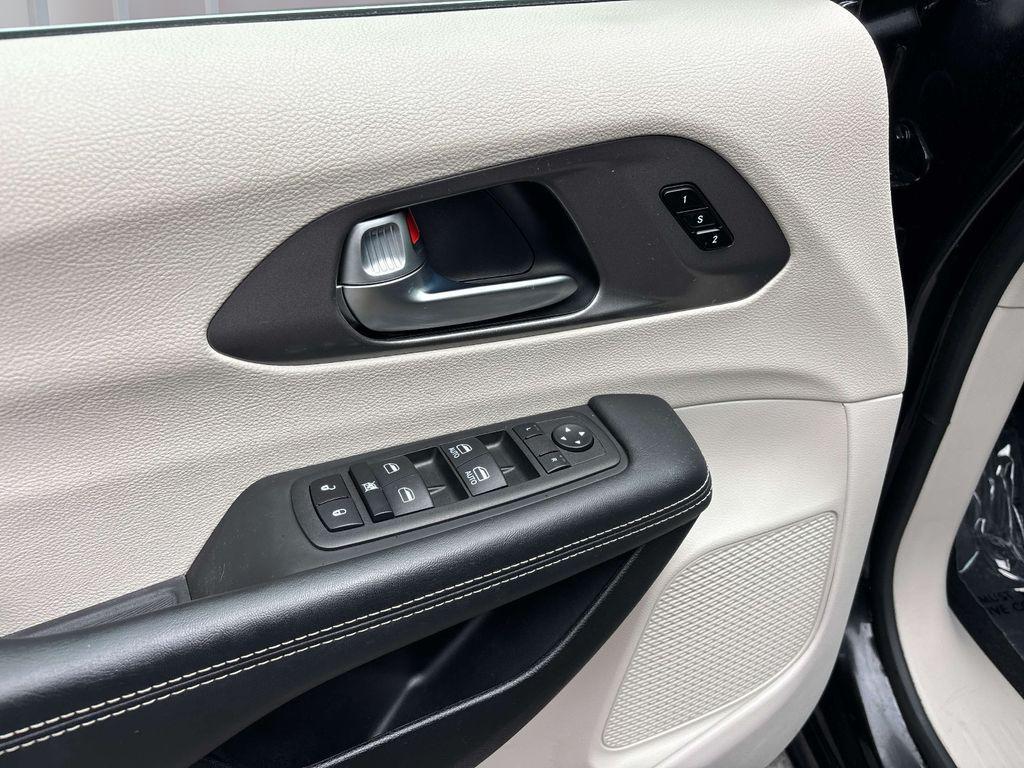 used 2023 Chrysler Pacifica car, priced at $24,885