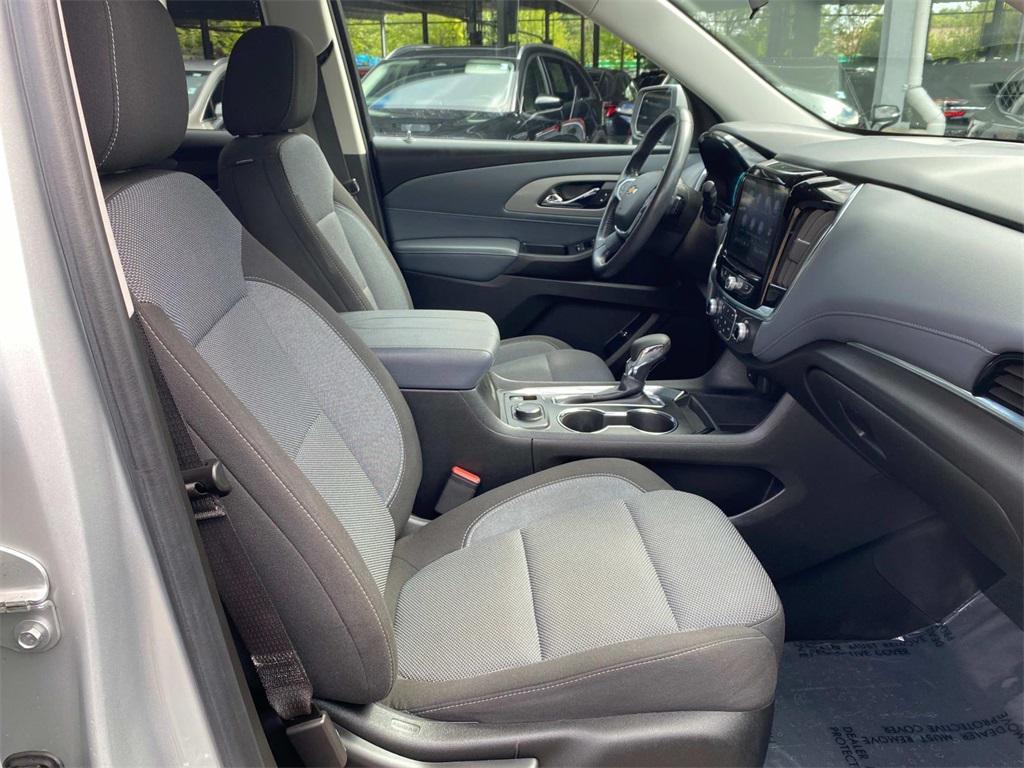 used 2021 Chevrolet Traverse car, priced at $18,900