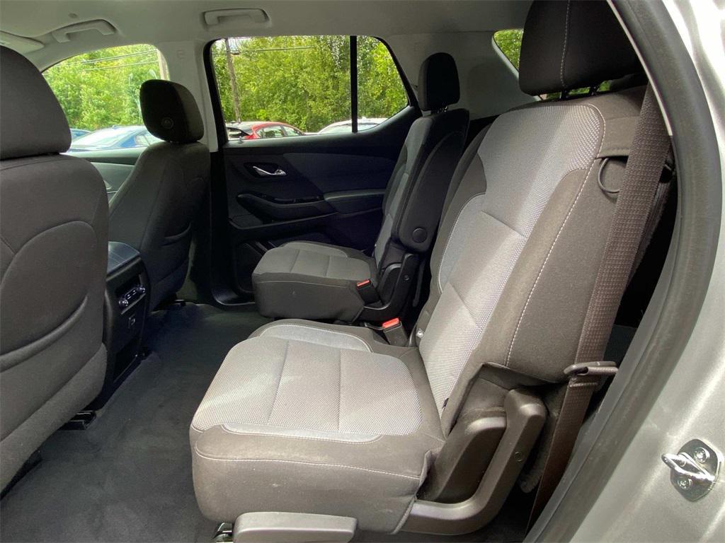 used 2021 Chevrolet Traverse car, priced at $18,900