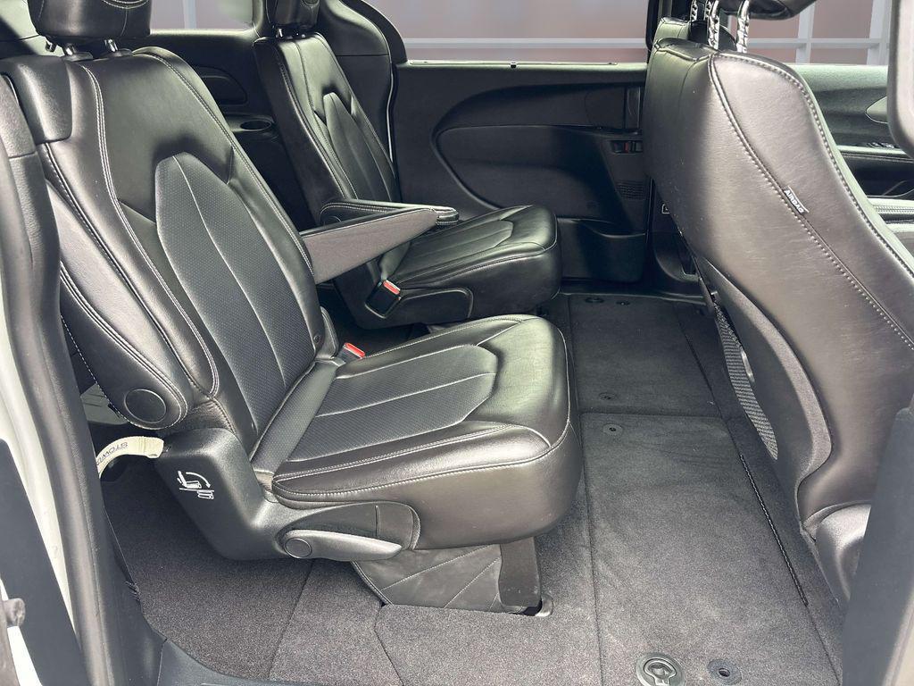 used 2025 Chrysler Pacifica car, priced at $28,989