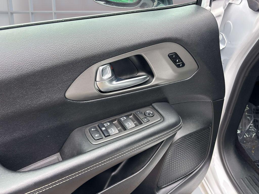 used 2025 Chrysler Pacifica car, priced at $28,989