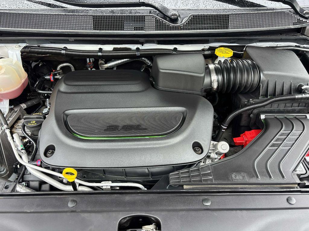 used 2025 Chrysler Pacifica car, priced at $28,989