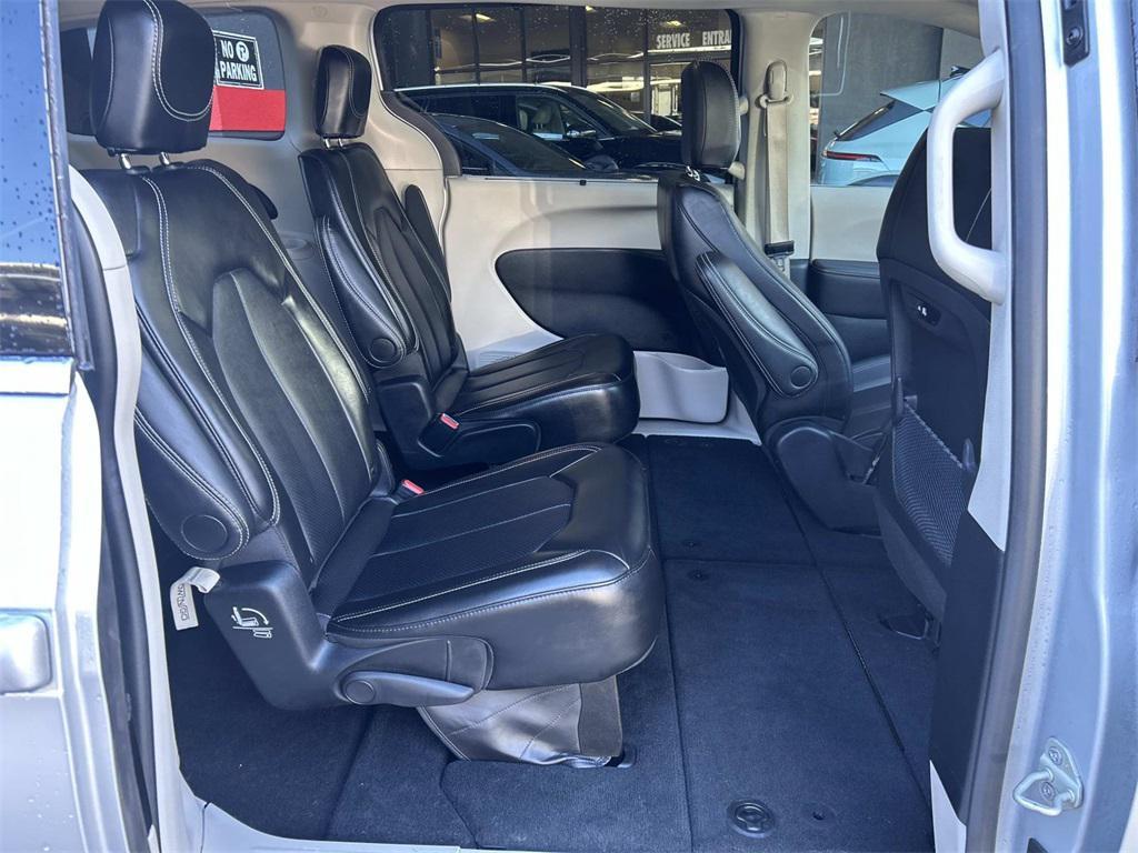 used 2024 Chrysler Pacifica car, priced at $28,870