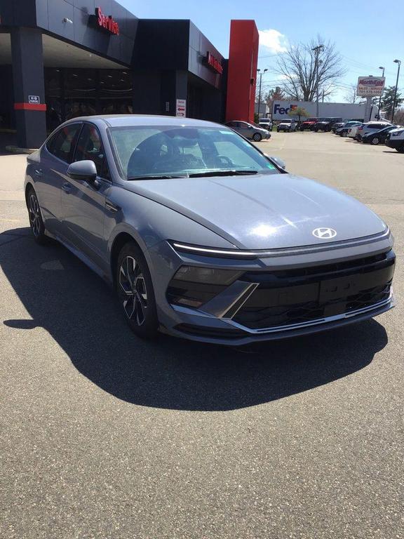 used 2025 Hyundai Sonata car, priced at $21,999