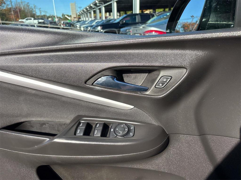 used 2022 Chevrolet Bolt EUV car, priced at $15,989