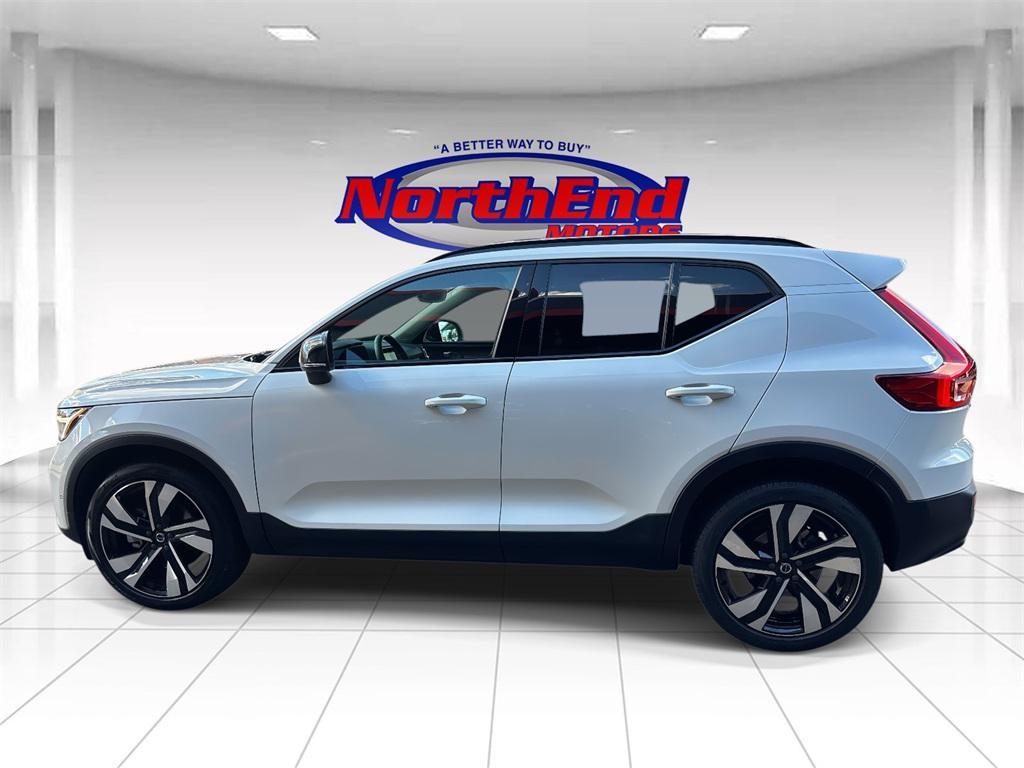 used 2024 Volvo XC40 car, priced at $28,990