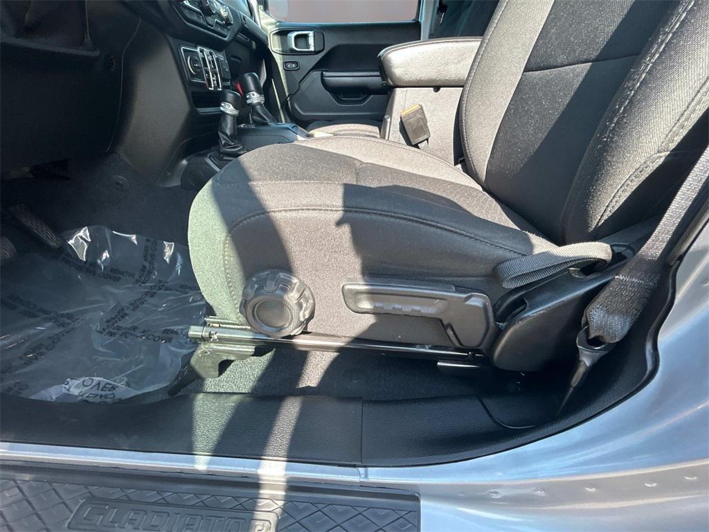 used 2021 Jeep Gladiator car, priced at $27,989