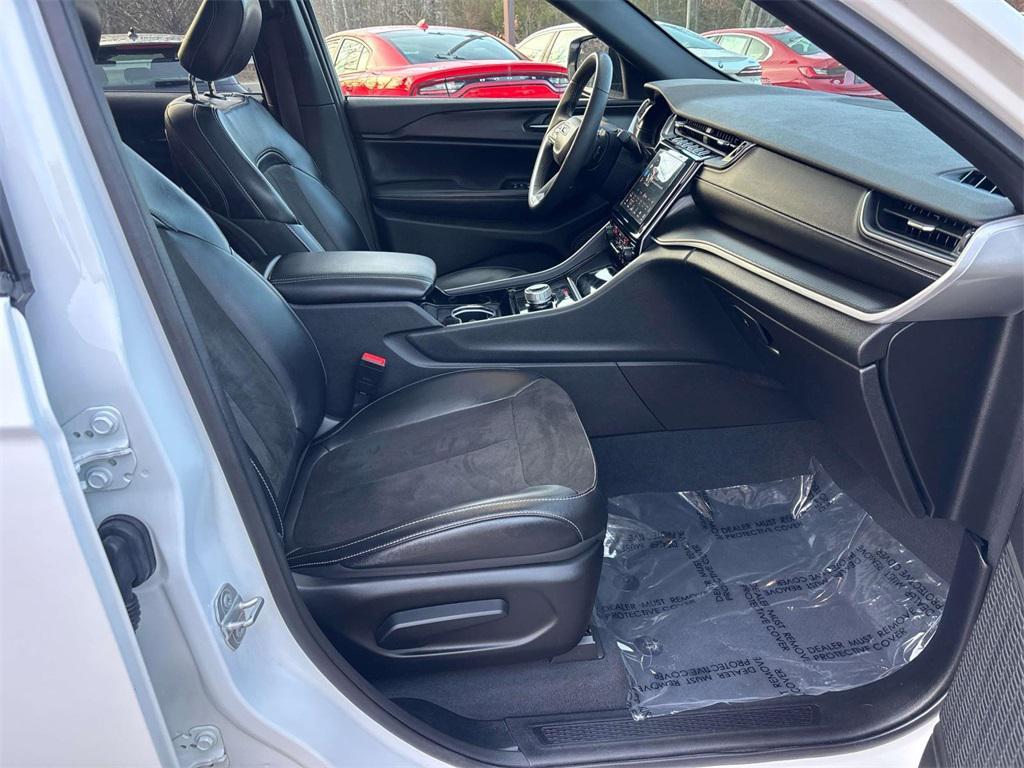 used 2023 Jeep Grand Cherokee car, priced at $28,990