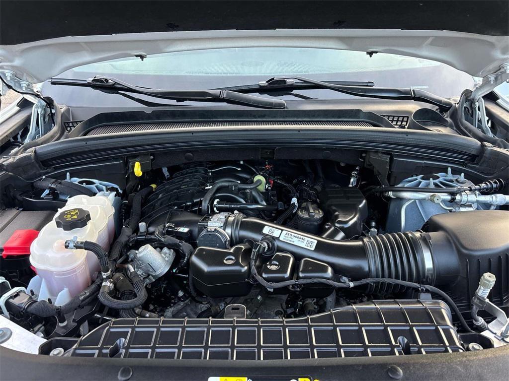 used 2023 Jeep Grand Cherokee car, priced at $28,990