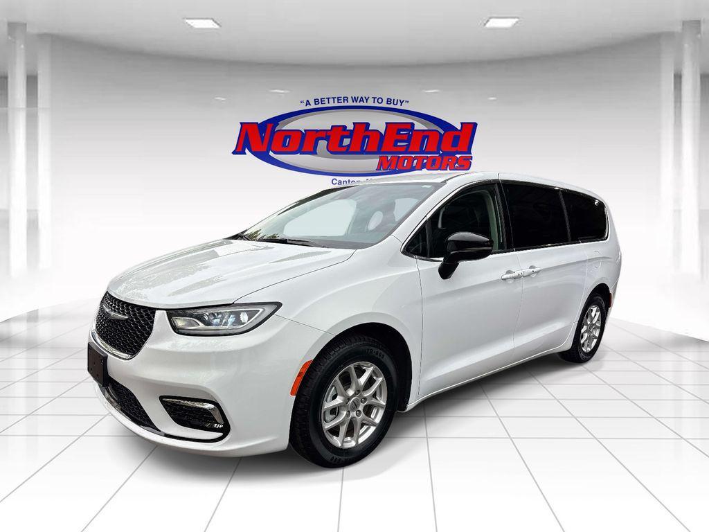 used 2024 Chrysler Pacifica car, priced at $28,395