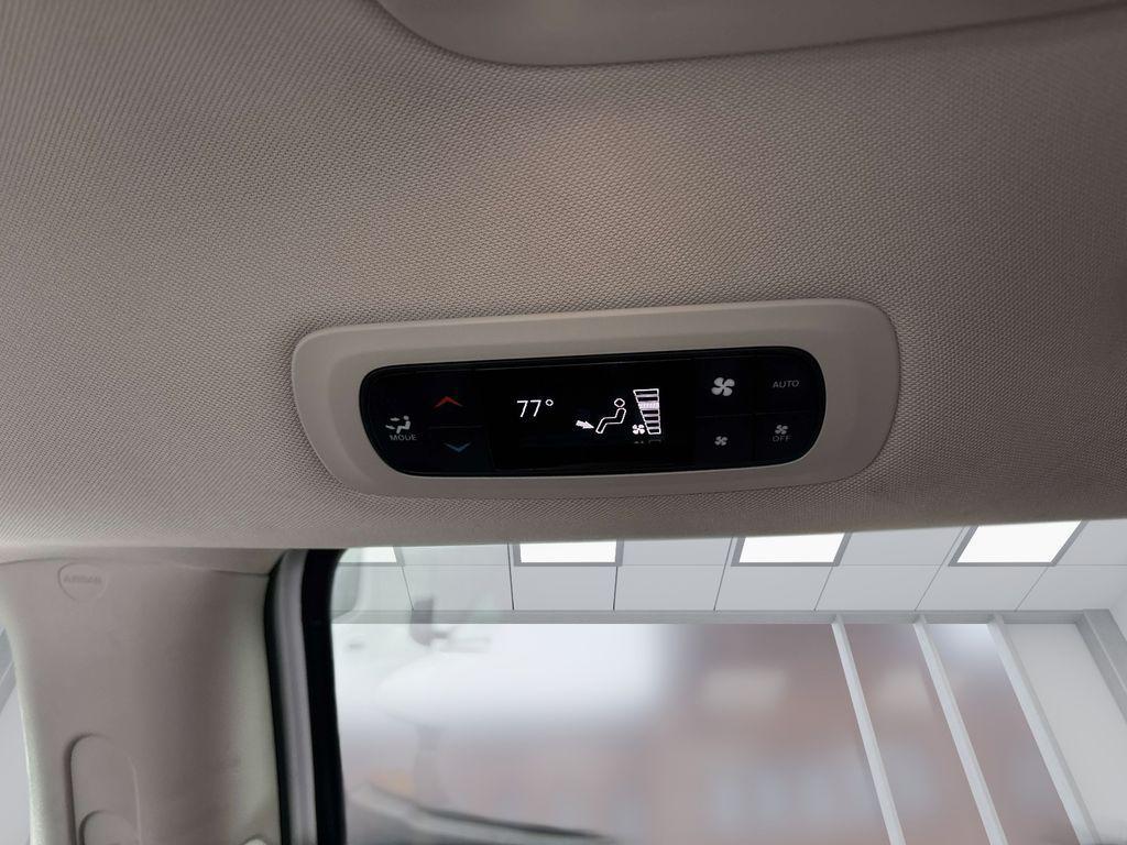 used 2024 Chrysler Pacifica car, priced at $28,395